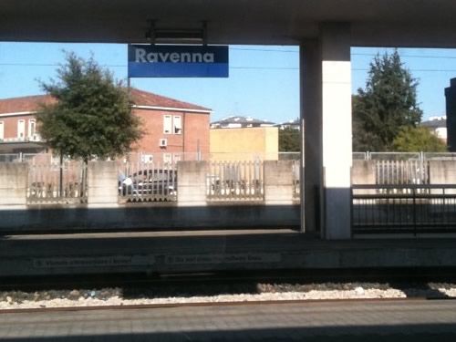 ravenna stazione treni foto